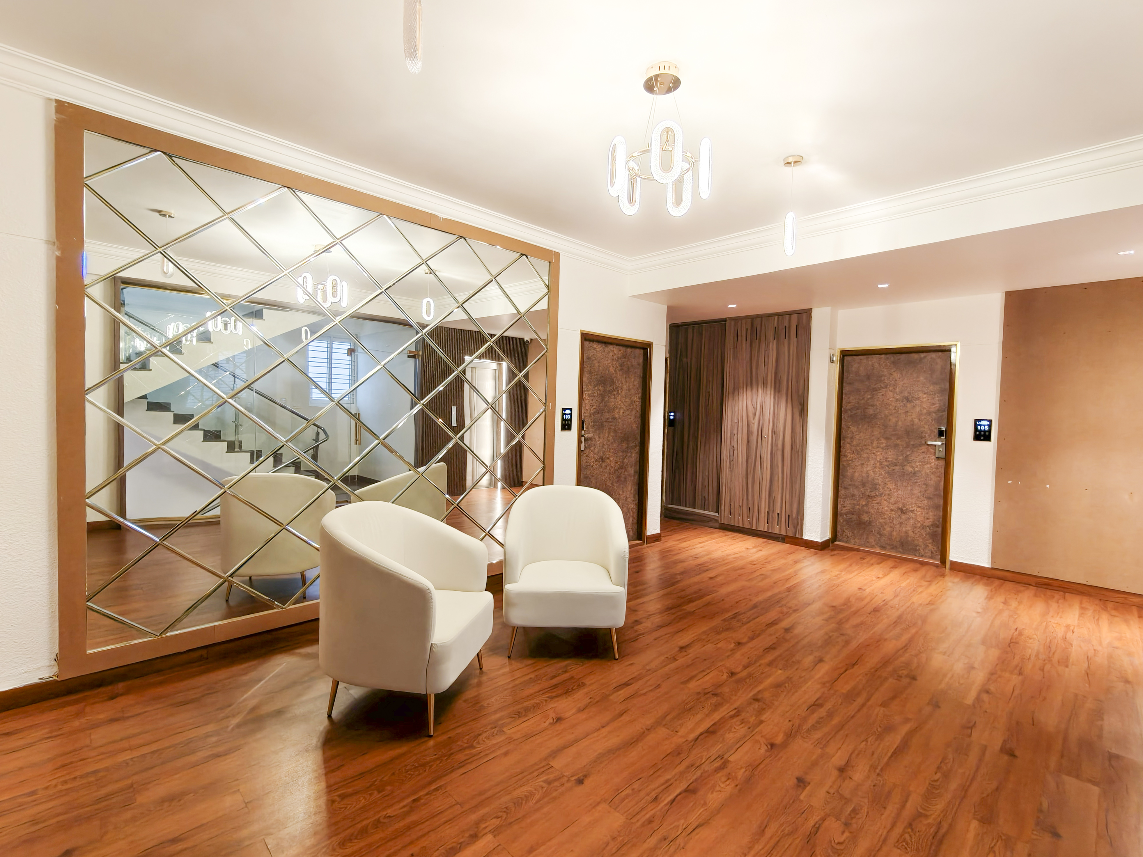 Luxos Lobby