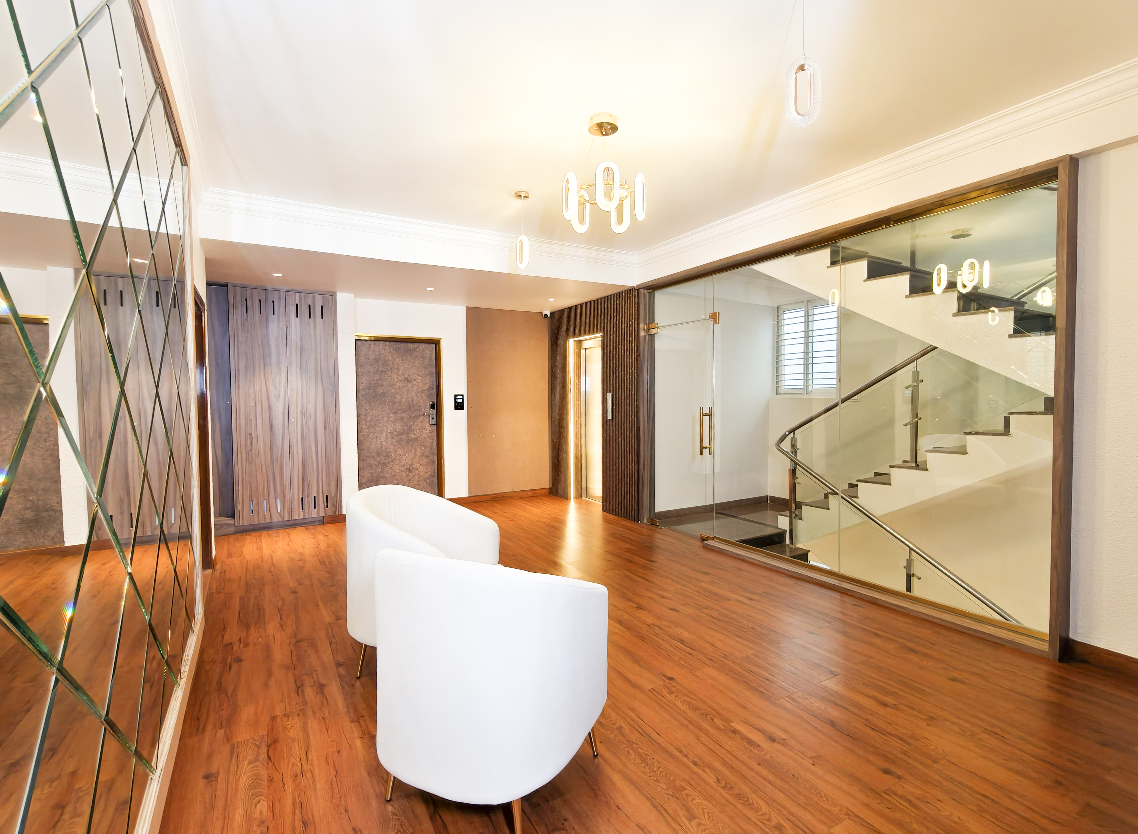 Luxos Lobby