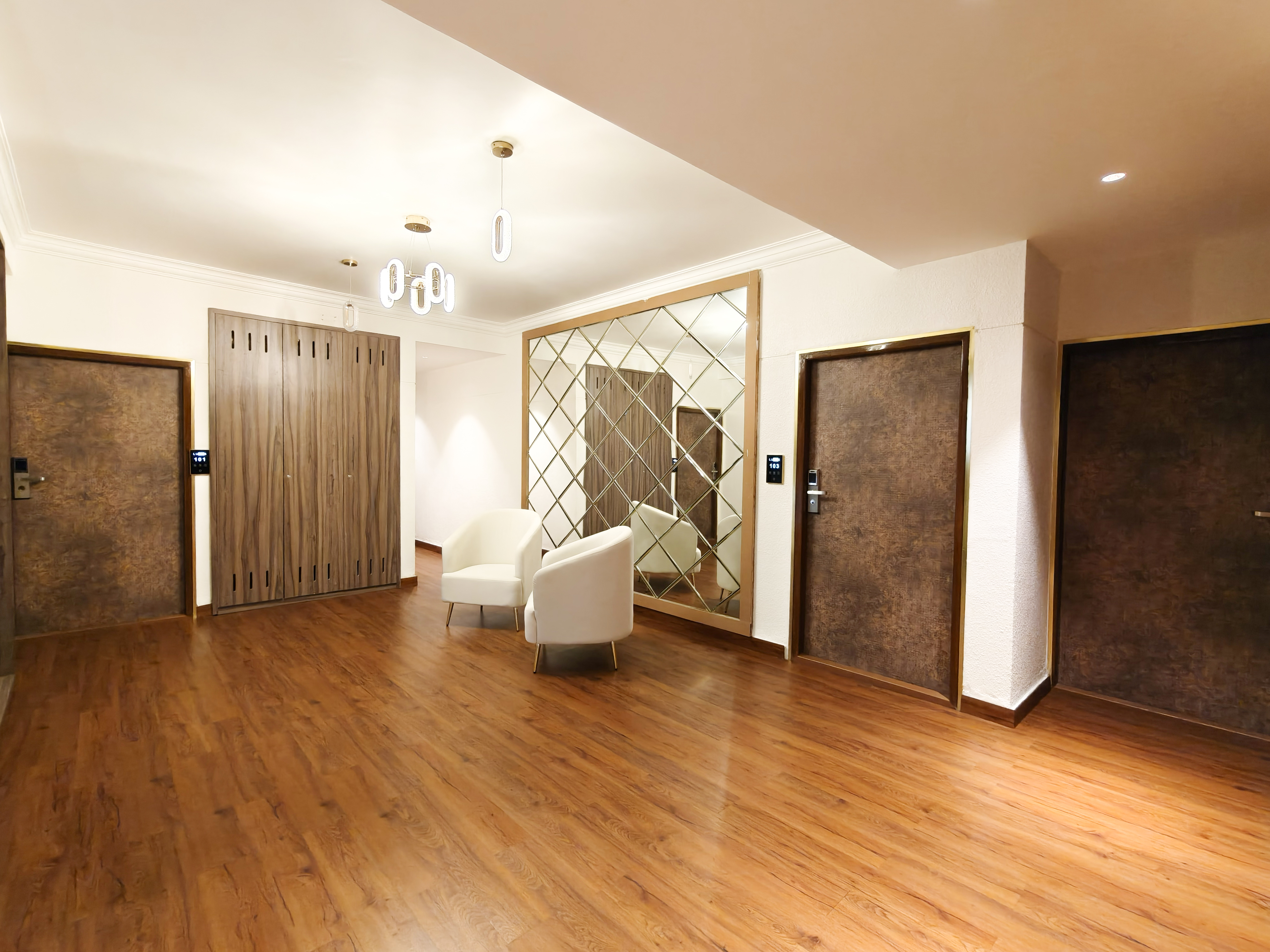 Luxos Lobby